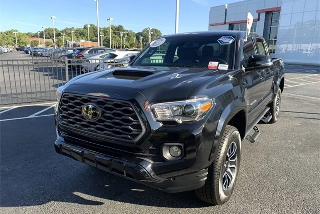 2023 Toyota Tacoma TRD Sport V6 photo 1