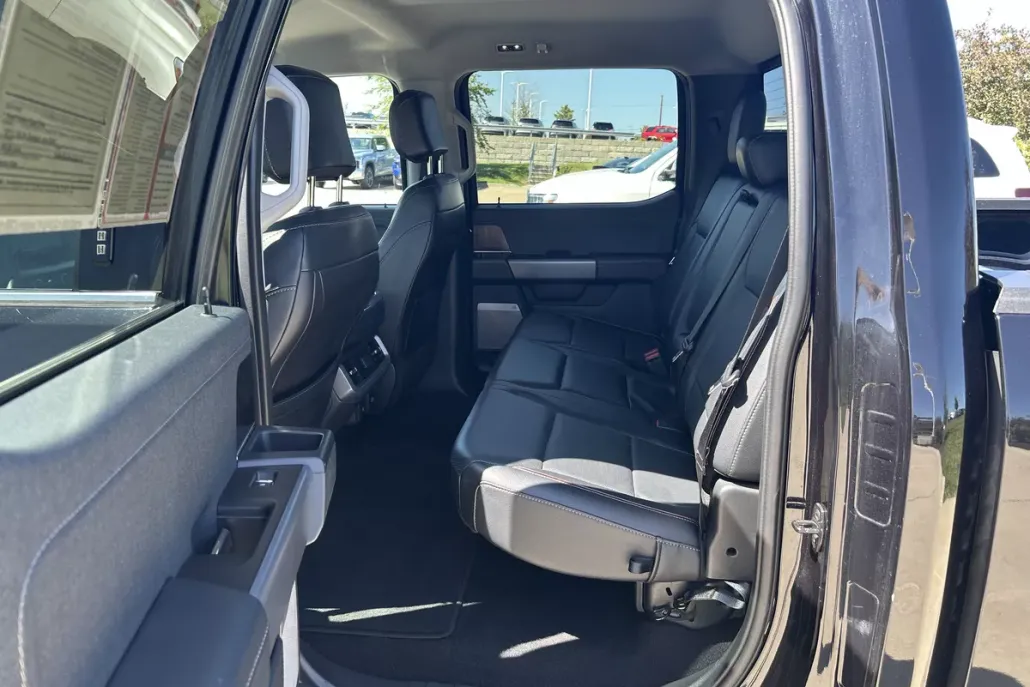 2023 Ford F-150 Lariat photo 1