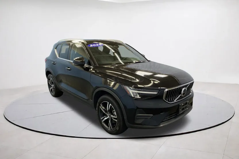 2025 Volvo XC40 Core photo 1