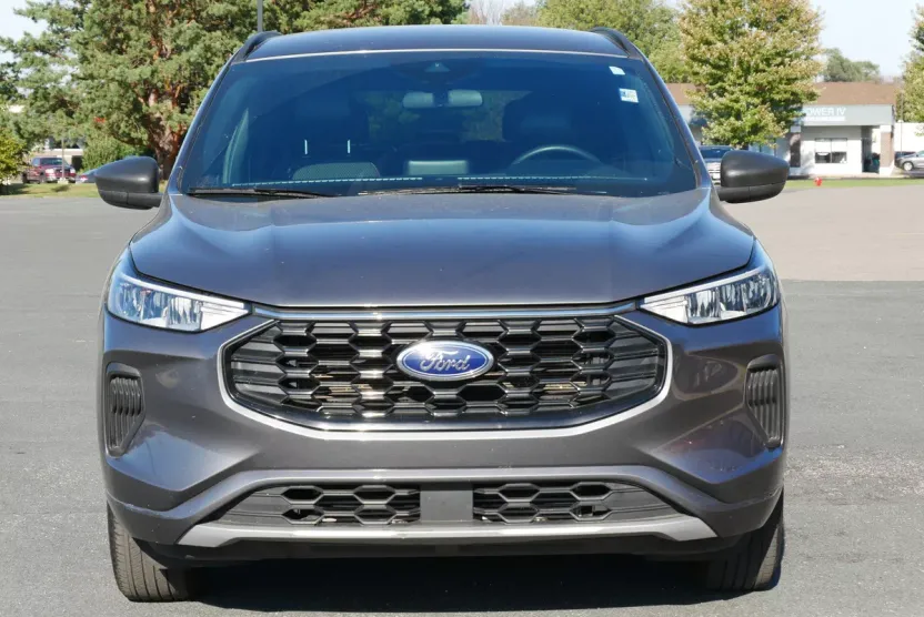 2024 Ford Escape ST-Line photo 1