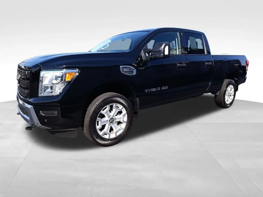 2024 Nissan Titan SV photo 1