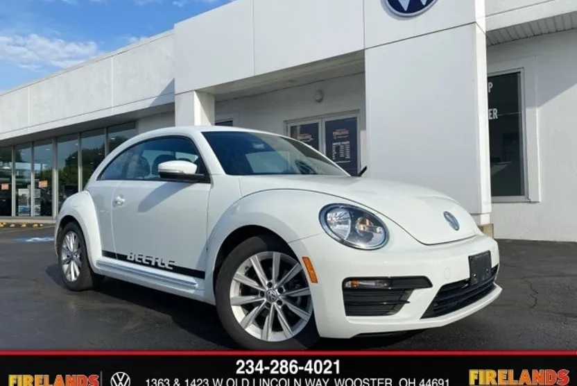 2018 Volkswagen Beetle S photo 1