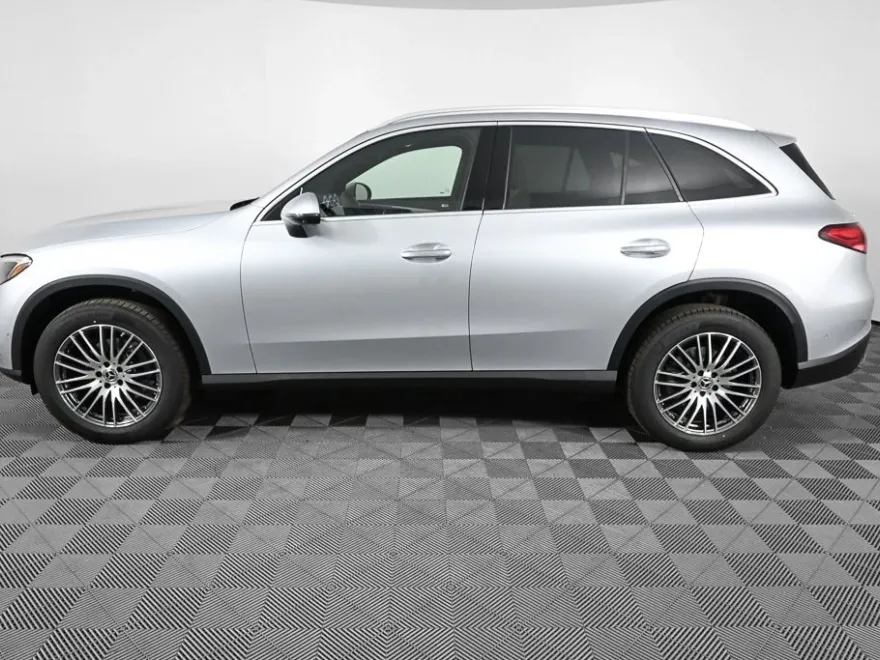 2026 Mercedes Benz GLC 300 4MATIC photo 1