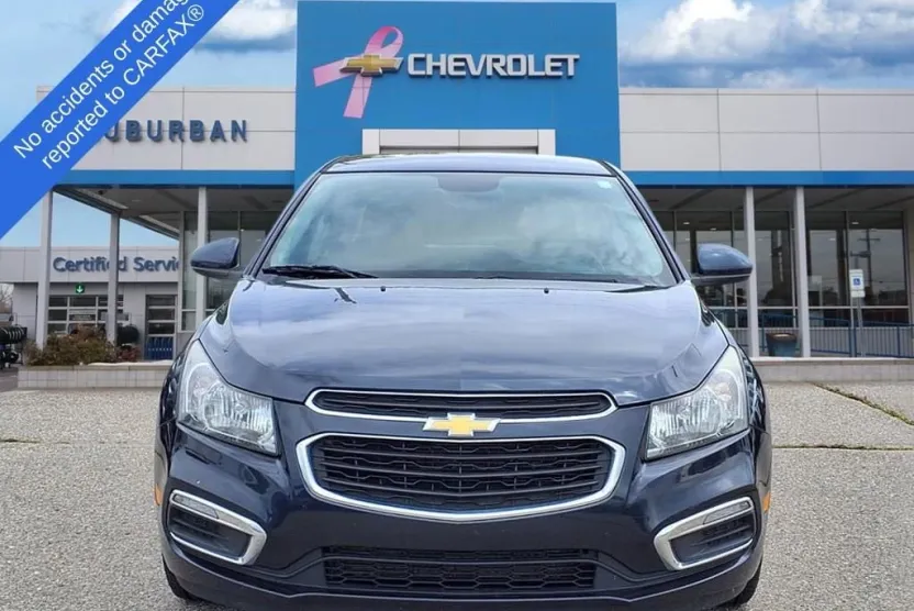 2016 Chevrolet Cruze LT photo 1