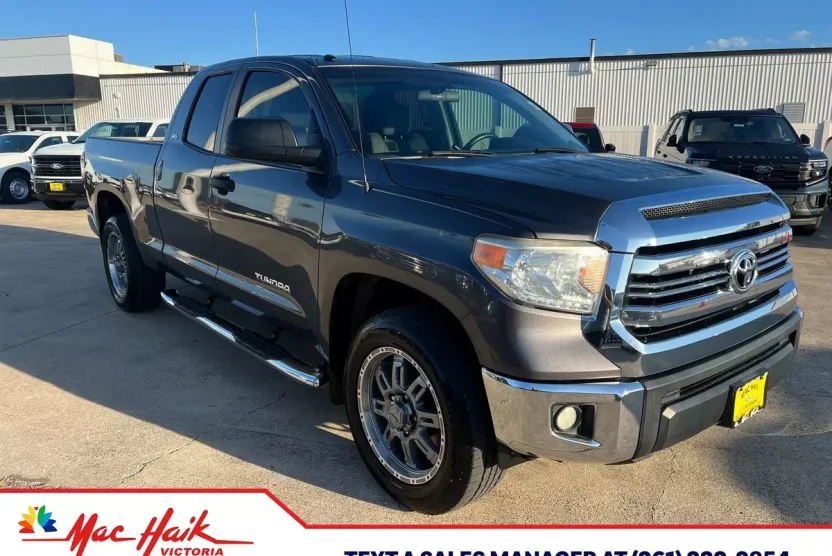 2017 Toyota Tundra SR5 photo 1