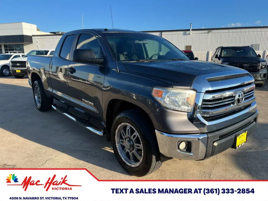 2017 Toyota Tundra SR5 photo 1