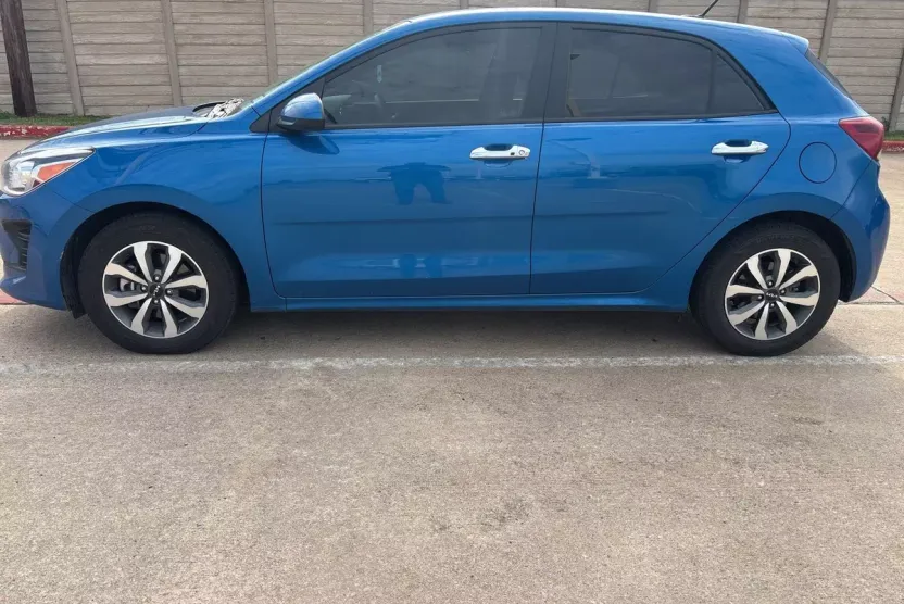 2023 Kia Rio S photo 1