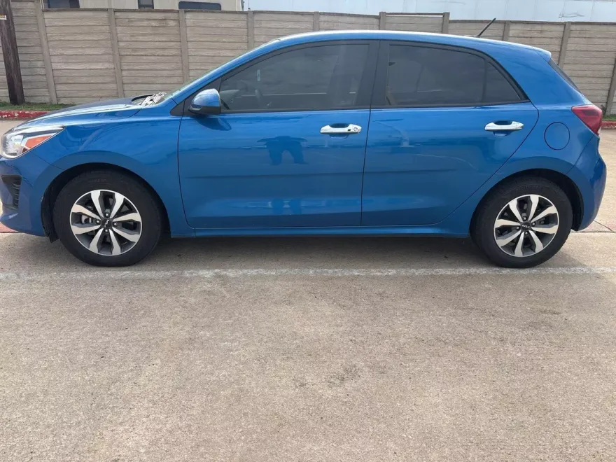 2023 Kia Rio S photo 1