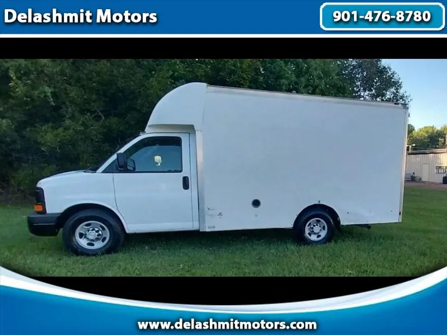 2015 Chevrolet Express 3500 Cutaway photo 1