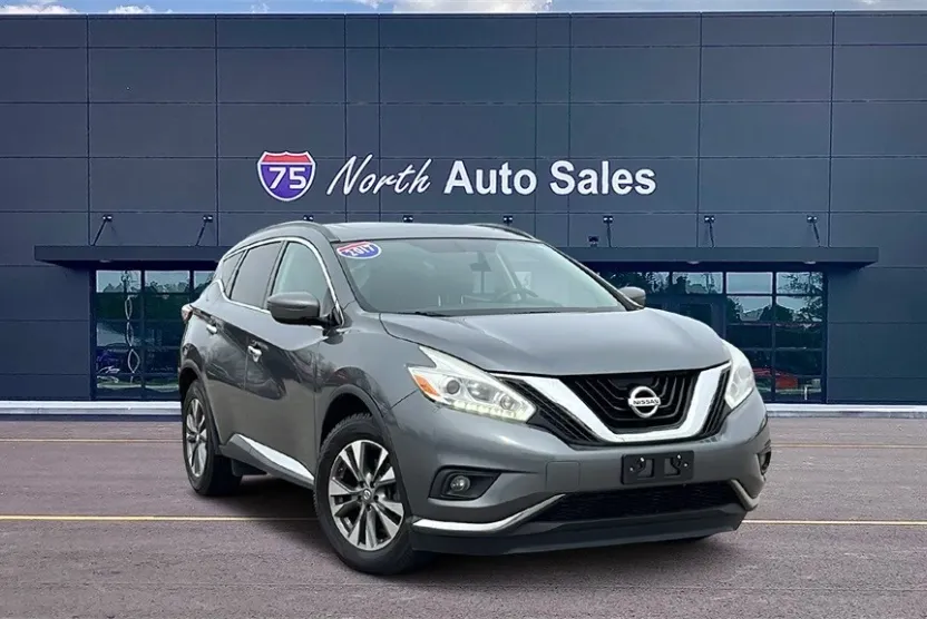 2017 Nissan Murano SV photo 1