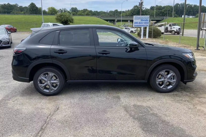2026 Honda HR-V LX photo 1