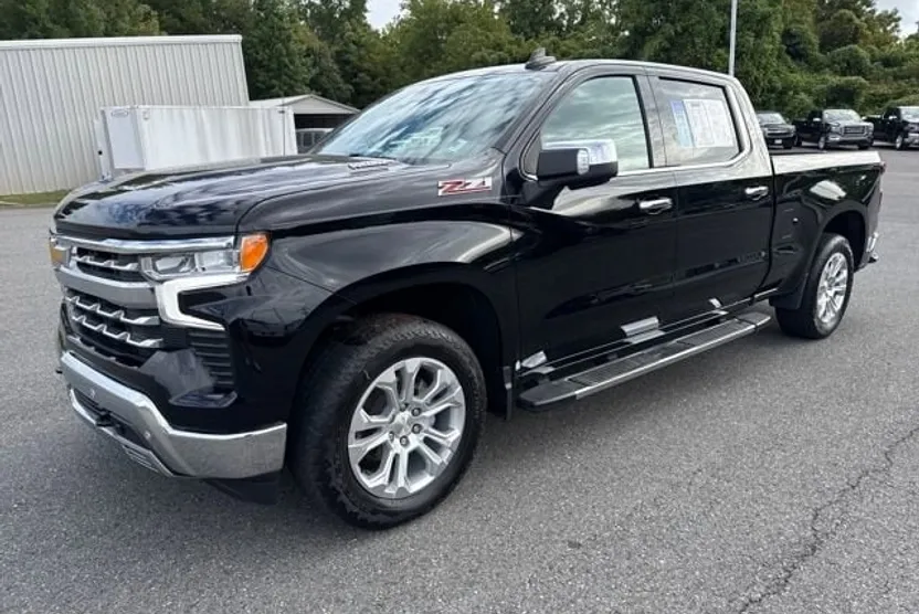 2023 Chevrolet Silverado 1500 LTZ photo 1