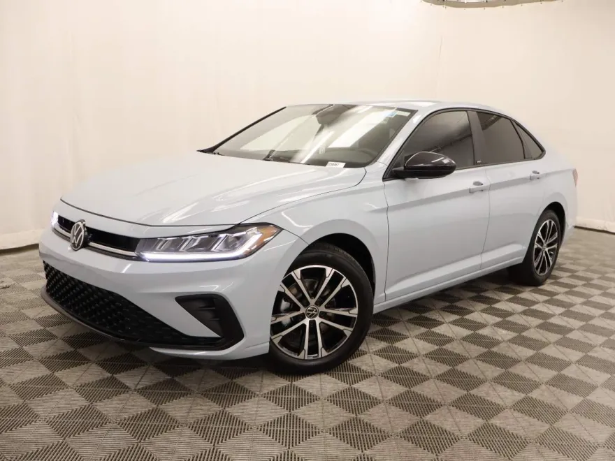 2025 Volkswagen Jetta Sport photo 1