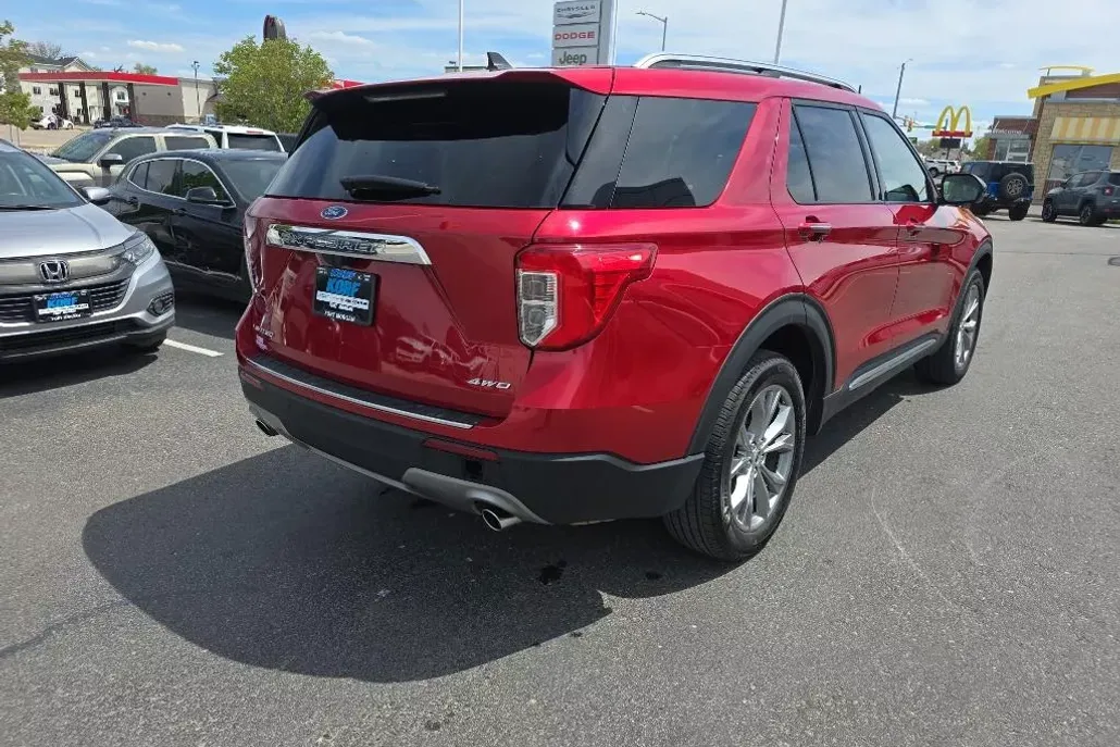 2023 Ford Explorer Limited photo 1