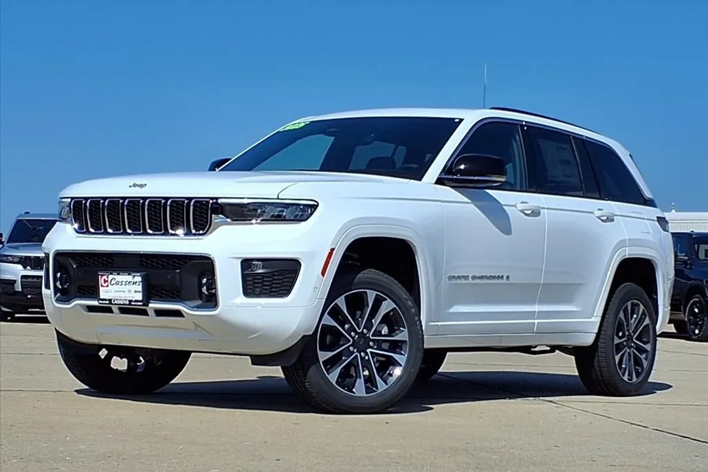 2025 Jeep Grand Cherokee Overland photo 1