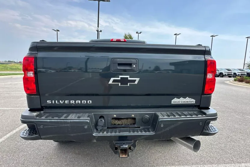 2019 Chevrolet Silverado 2500HD High Country photo 1
