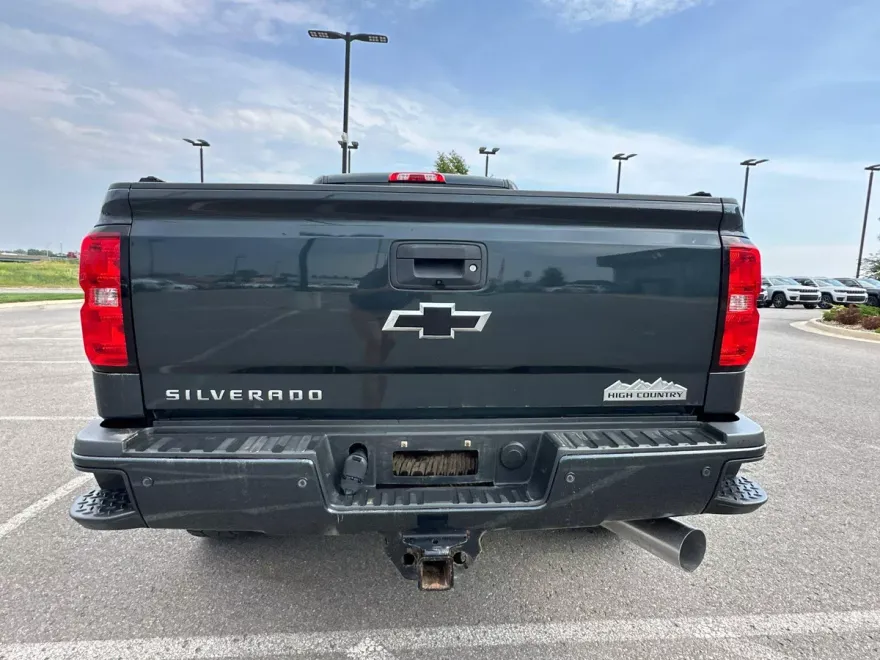 2019 Chevrolet Silverado 2500HD High Country photo 1