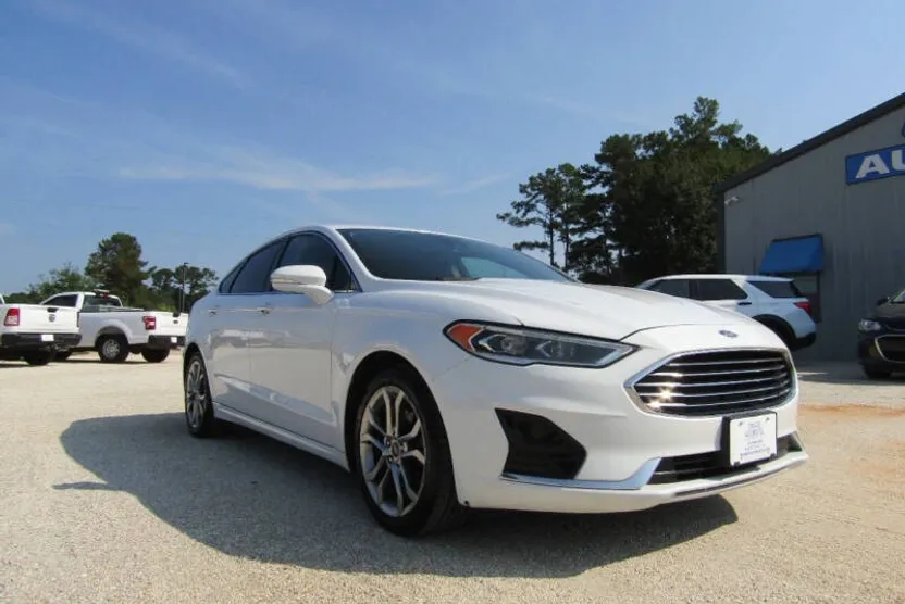 2019 Ford Fusion SEL photo 1