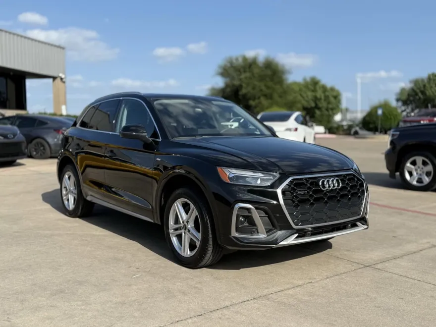 2024 Audi Q5 S line Premium photo 1