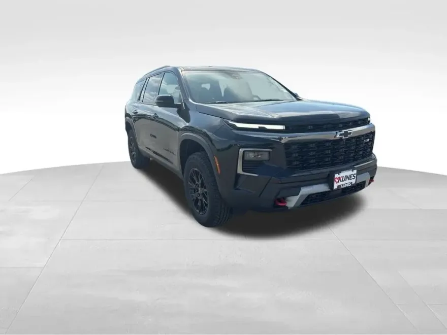 2025 Chevrolet Traverse Z71 photo 1