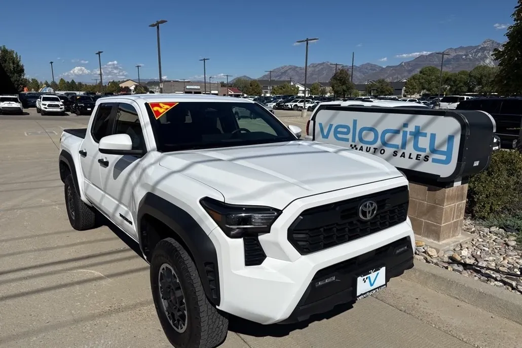 2024 Toyota Tacoma TRD Off-Road photo 1