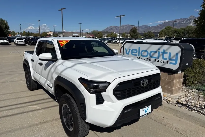 2024 Toyota Tacoma TRD Off-Road photo 1