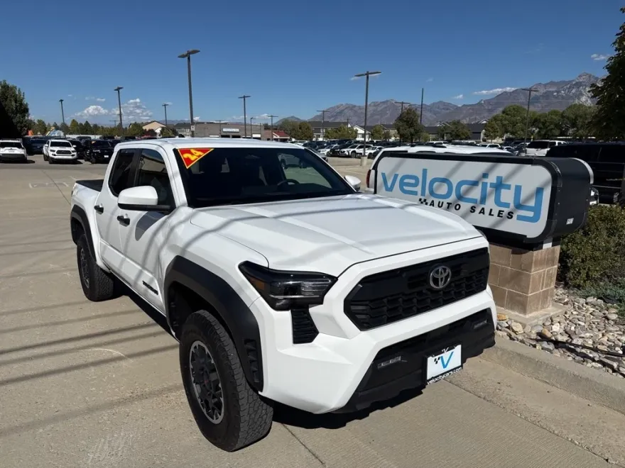 2024 Toyota Tacoma TRD Off-Road photo 1