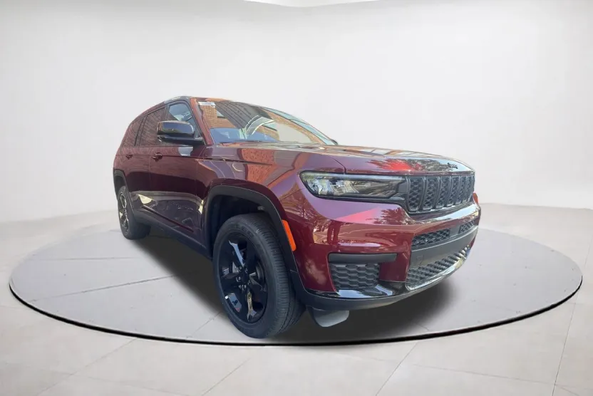 2025 Jeep Grand Cherokee Altitude photo 1