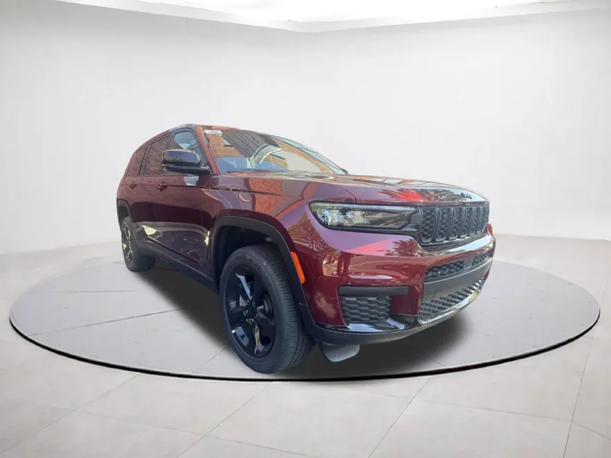 2025 Jeep Grand Cherokee Altitude photo 1