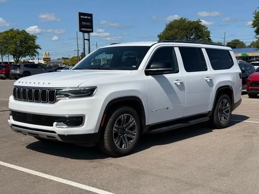 2023 Jeep Wagoneer L Series II photo 1