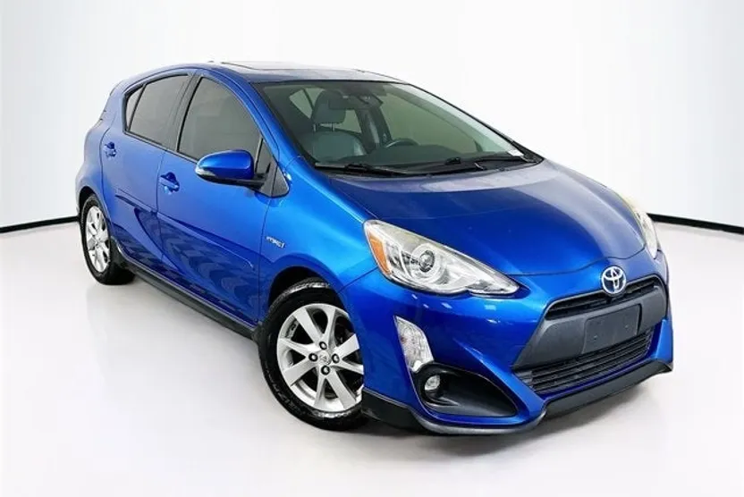 2017 Toyota Prius C Four photo 1