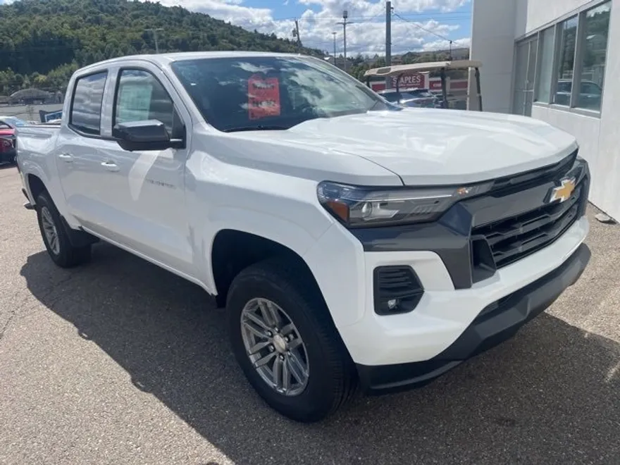 2026 Chevrolet Colorado LT photo 1