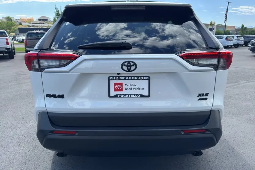 2025 Toyota RAV4 XLE Premium photo 1