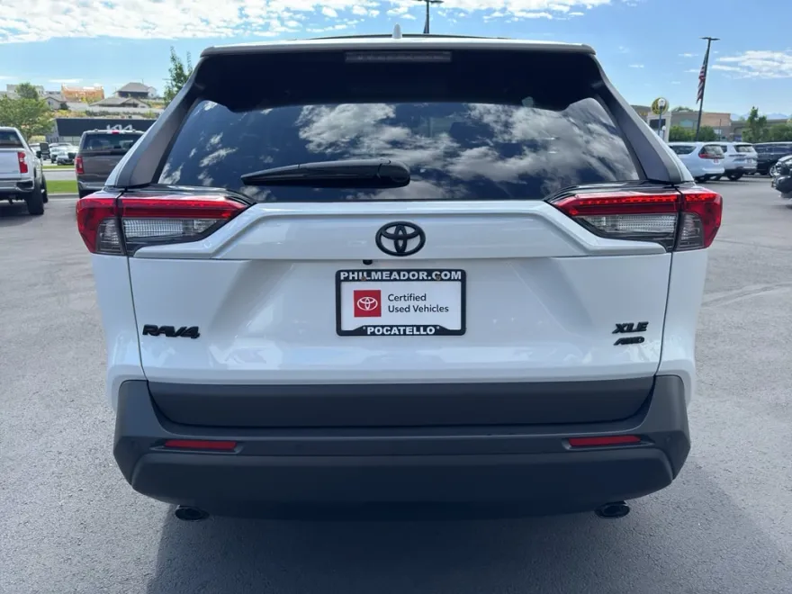 2025 Toyota RAV4 XLE Premium photo 1