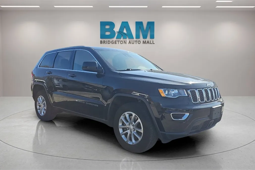 2022 Jeep Grand Cherokee Laredo X photo 1