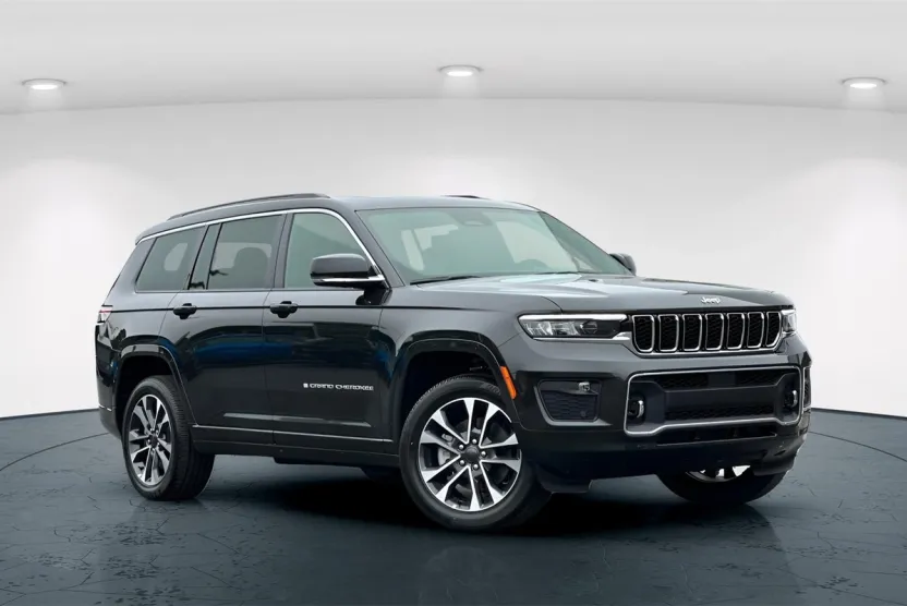 2024 Jeep Grand Cherokee Overland photo 1