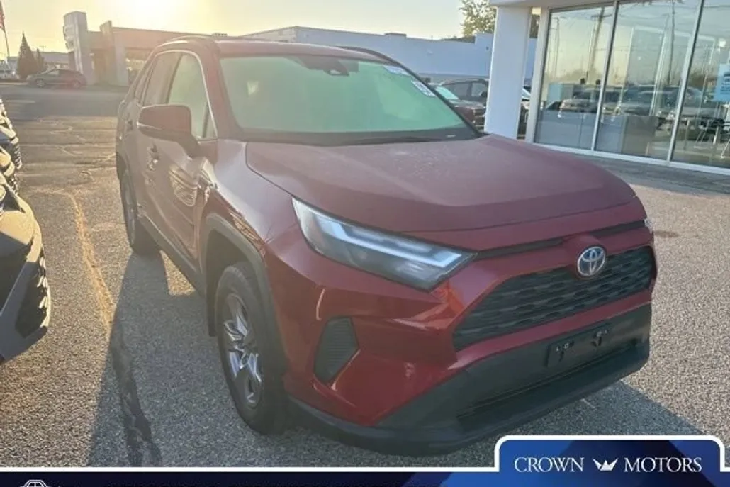 2022 Toyota RAV4 Hybrid XLE photo 1