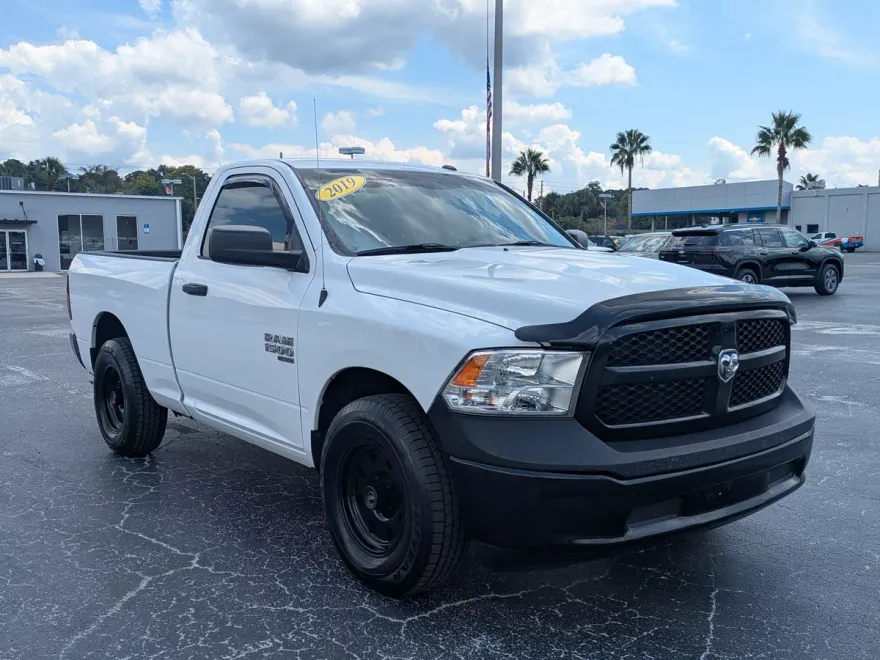 2019 Ram 1500 Classic Tradesman photo 1