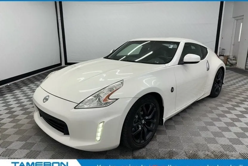 2016 Nissan 370Z Base photo 1