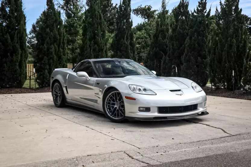 2010 Chevrolet Corvette ZR1 3ZR photo 1