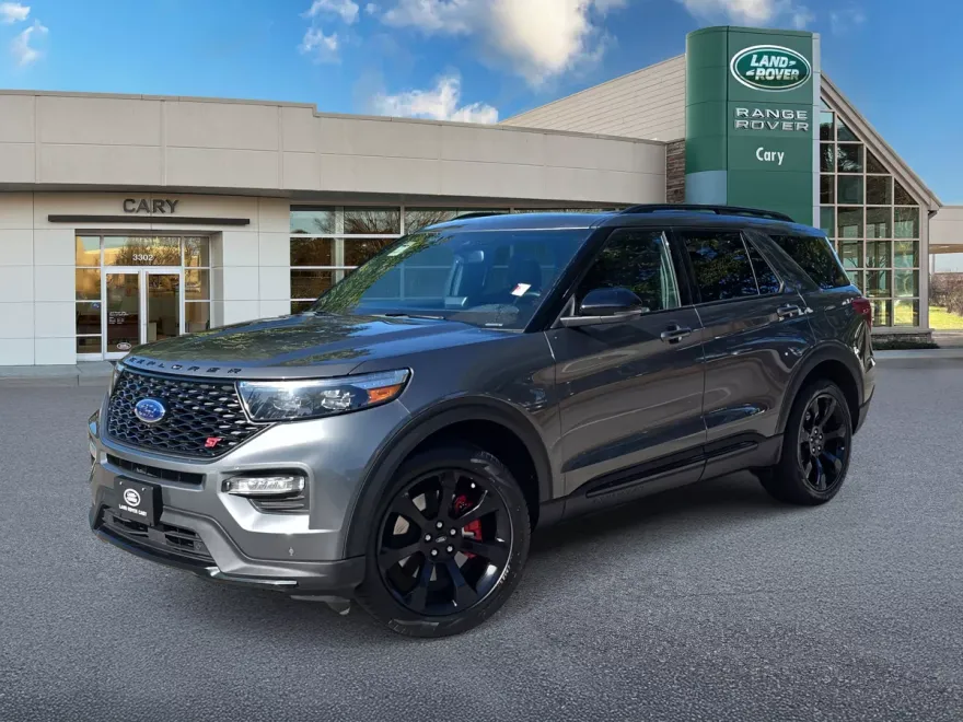 2023 Ford Explorer ST photo 1