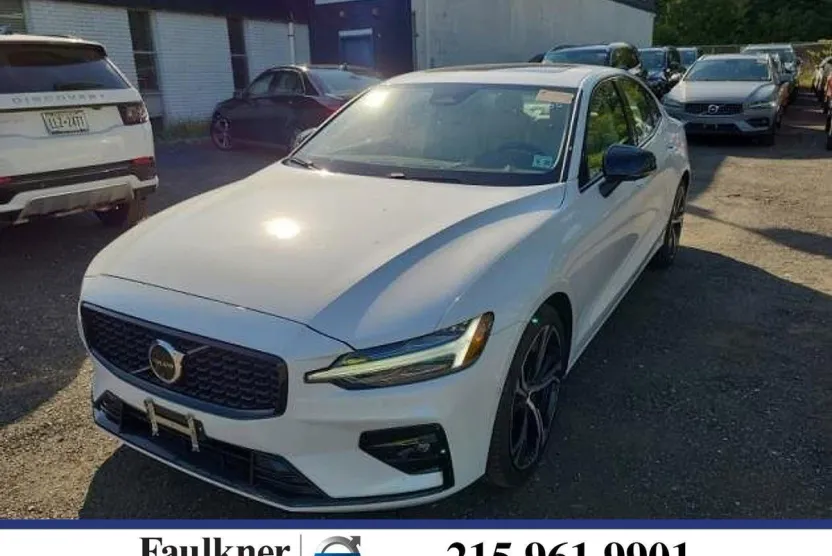 2024 Volvo S60 B5 AWD Plus photo 1