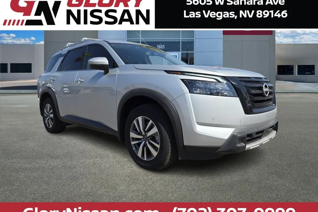 2025 Nissan Pathfinder SL photo 1