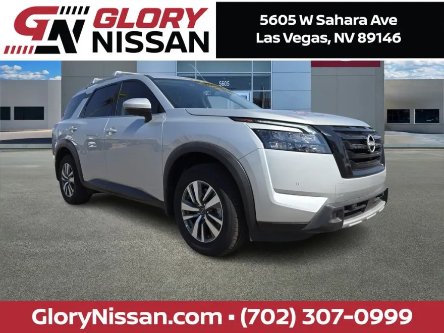 2025 Nissan Pathfinder SL photo 1