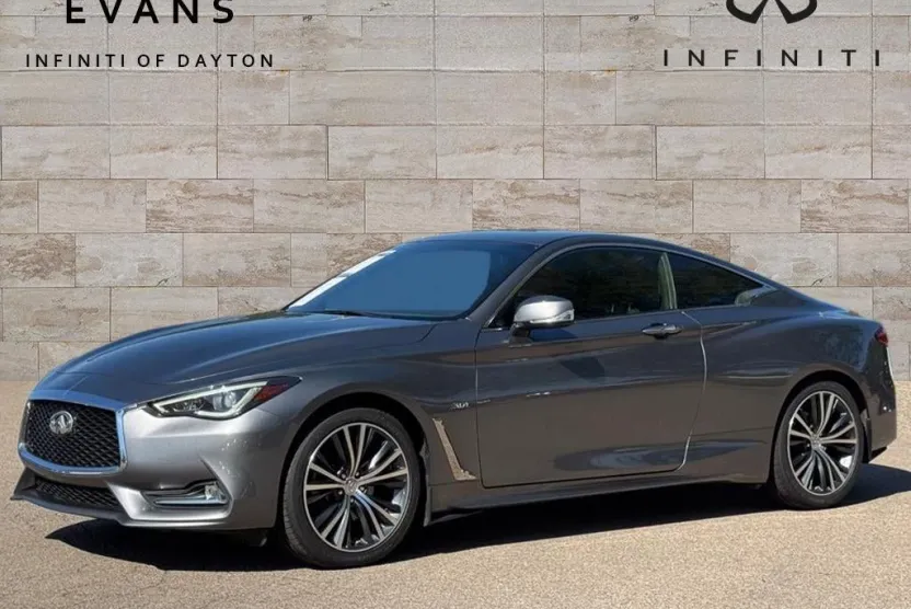 2017 Infiniti Q60 Premium photo 1