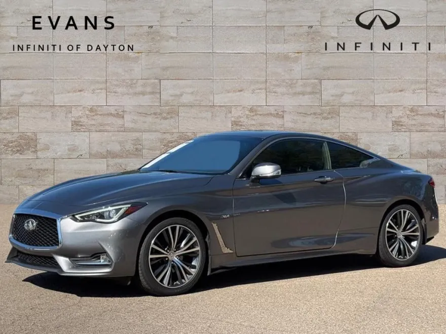 2017 Infiniti Q60 Premium photo 1
