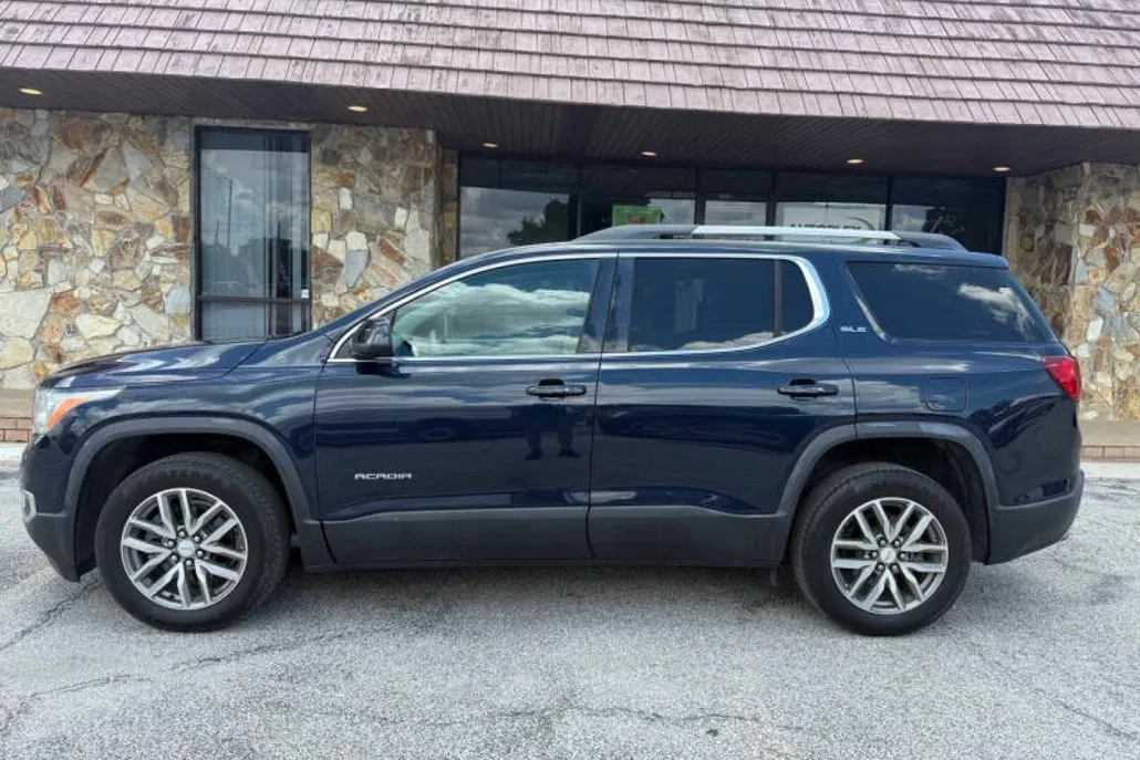 2017 Gmc Acadia SLE photo 1