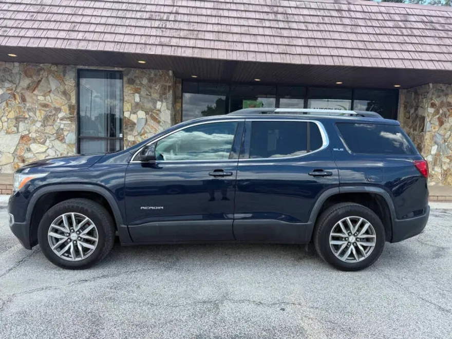 2017 Gmc Acadia SLE photo 1