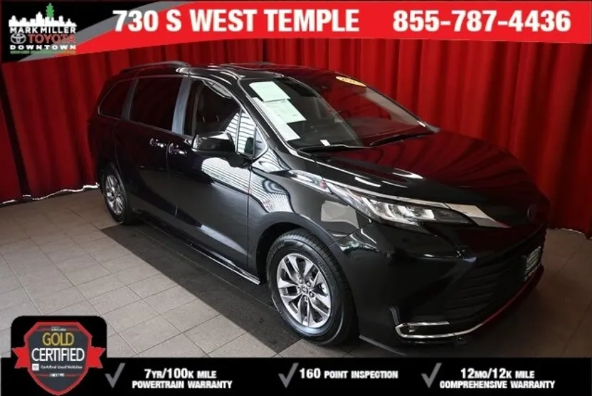 2023 Toyota Sienna XLE photo 1