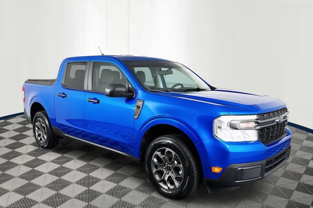 2022 Ford Maverick XLT photo 1